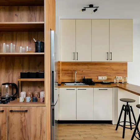 Lejlighed Stylish Flat With Balcony In Quiet Area