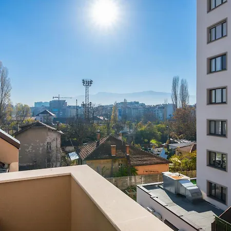 Stylish Flat With Balcony In Quiet Area Sofia